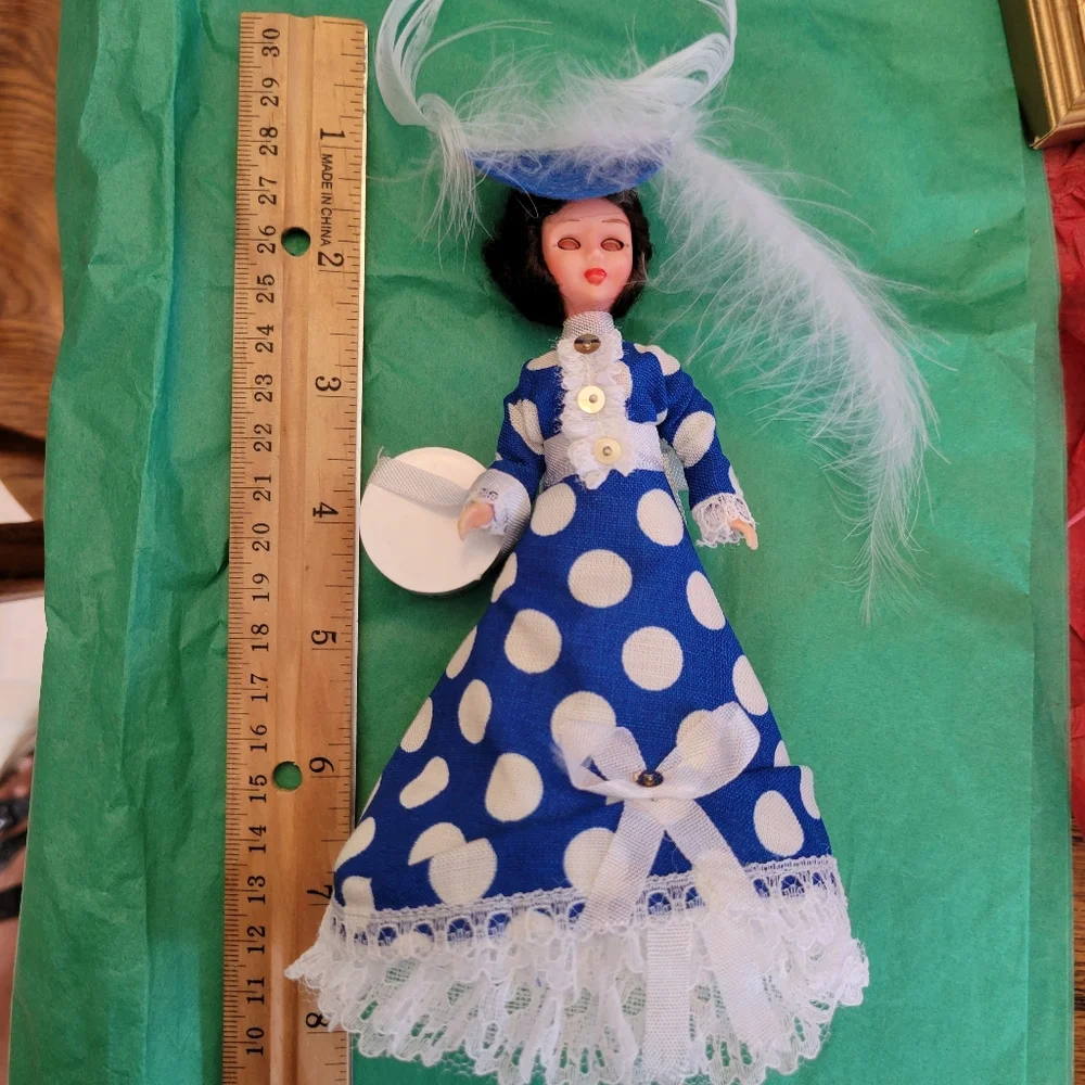 Vintage Paris Souvenir Doll ~ Mid-Century ~ Sweetly Chic!